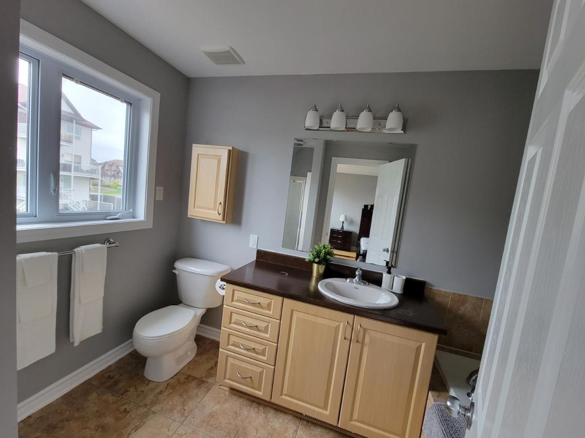 Cozy 3 Bedroom Town House 20 Min From Ottawa Down Town And Airport Buitenkant foto